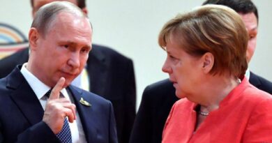 Putyin hihetetlen ajánlott tett a volt német kancellárnak – Merkel azonnal válaszolt
