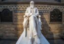 Beteg világ: Charles Darwin sírját rongálták meg Londonban környezetvédelmi aktivisták