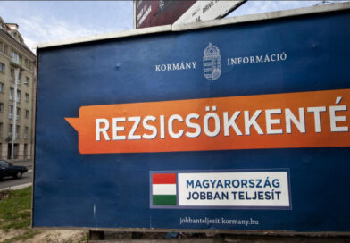 A betanított tiszás papagájok most a rezsicsökkentés témában hergelnek