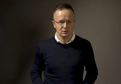 Betegsége miatt támadták a Telex kommentelői Szijjártó Pétert