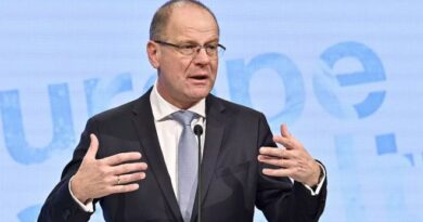 Csatlakozott Navracsics és Ferencz nempártjához a veszprémi fideszes polgármester