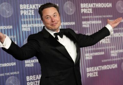Elon Musk édesapja Moszkvába utazott