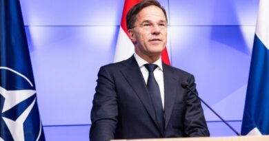 Mark Rutte párhuzamos világa: „Putyin bajban van, és hatalmas hibát követett el”