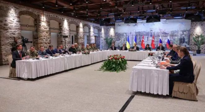 Ukrán háborús bűnös, gyilkos és bűnözőből lett titkosszolgálati vezető az isztambuli tárgyalóasztalnál
