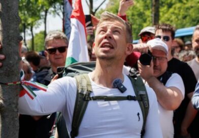 Kiszivárgott: Őrtüzek között vonulna be a zsebmessiás Nagyváradra