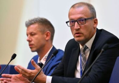 Adóemelésekről beszéltek a tiszás szakértők, Magyar Péter tagadja ezeket és adócsökkentést ígér: mi lesz valójában?