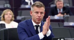 Lábon lőtte magát Magyar Péter: a legjobb emberei buktatták le ...