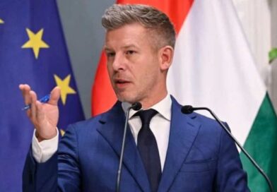 Kérdések nélküli „demokrácia”: a Hír TV stábját ismét kipaterolták Magyar Péter paksi eseményéről