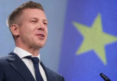 Facebook-kormányzás: hetvenmilliárdos beruházást bukott el Magyarország