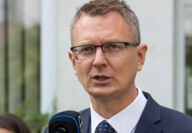 Videó: Rétvári Bence szembesítette Magyar Pétert a hazugságaival a parlamentben!